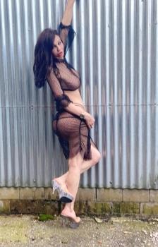 Ts Ameerah London
